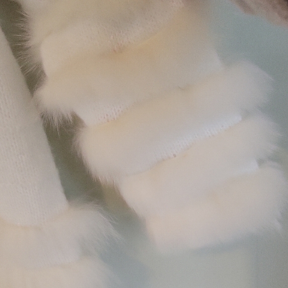 A.Z.I New York Elegant White Knit Sweater with Faux Fur Details Size XS. - Picture 2 of 7